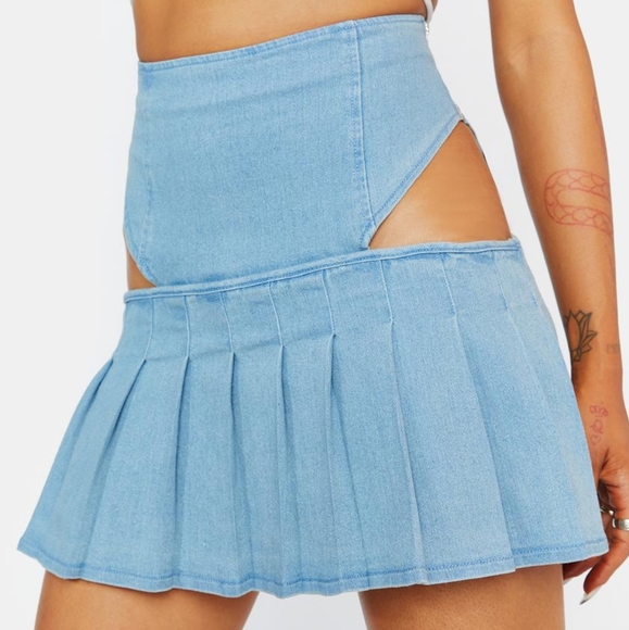 Light Heartbreaker In Town Pleated Skirt - Picture 2 of 3